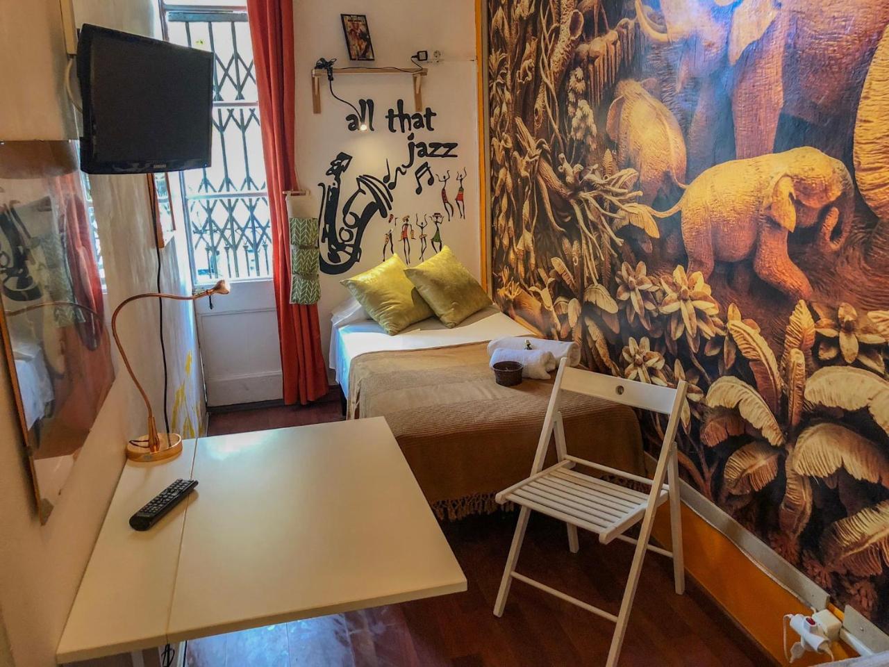 ברצלונה La Isla Hostal מראה חיצוני תמונה