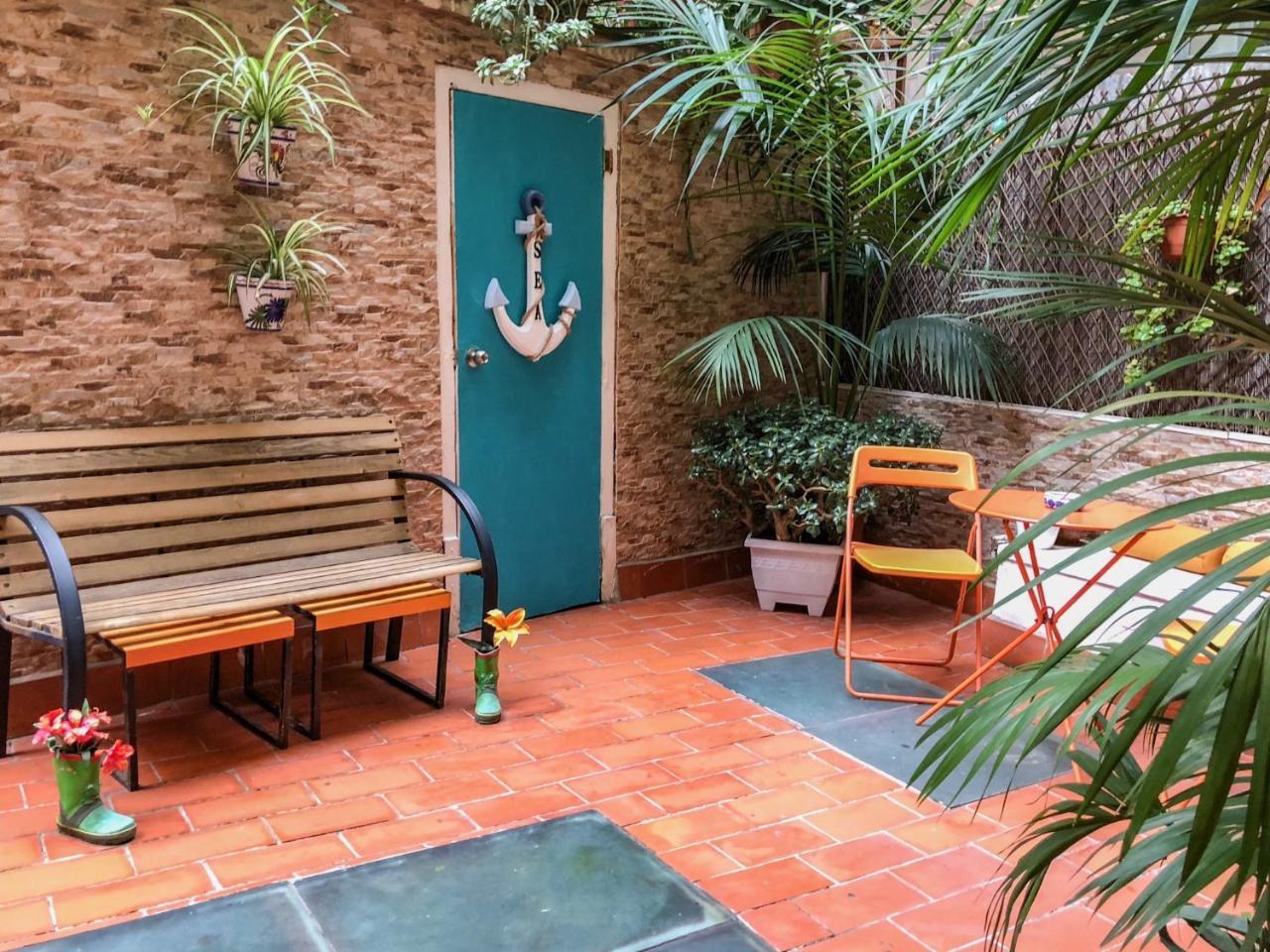 ברצלונה La Isla Hostal מראה חיצוני תמונה